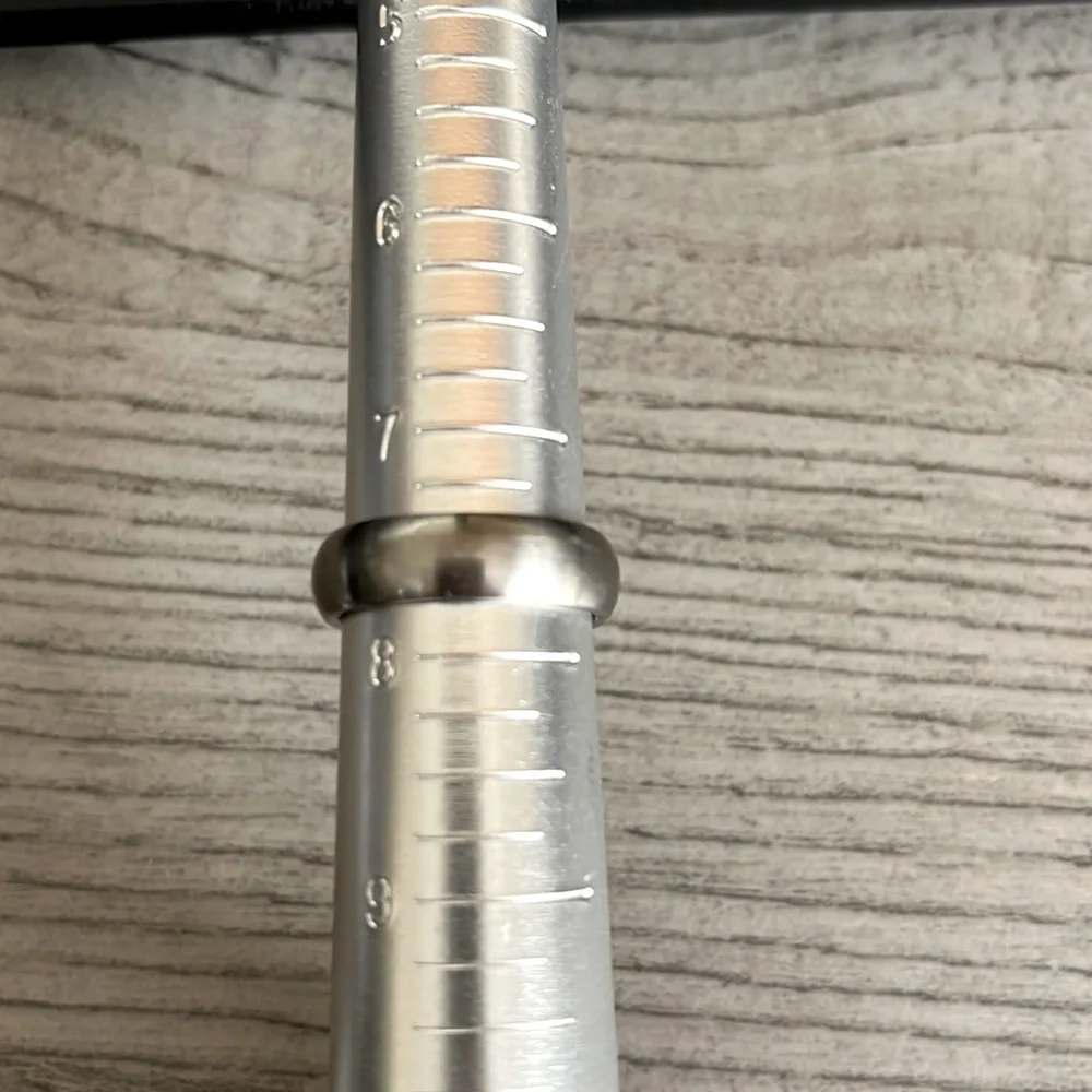 Men’s Titanium Wedding Ring Band Size 7 3/4